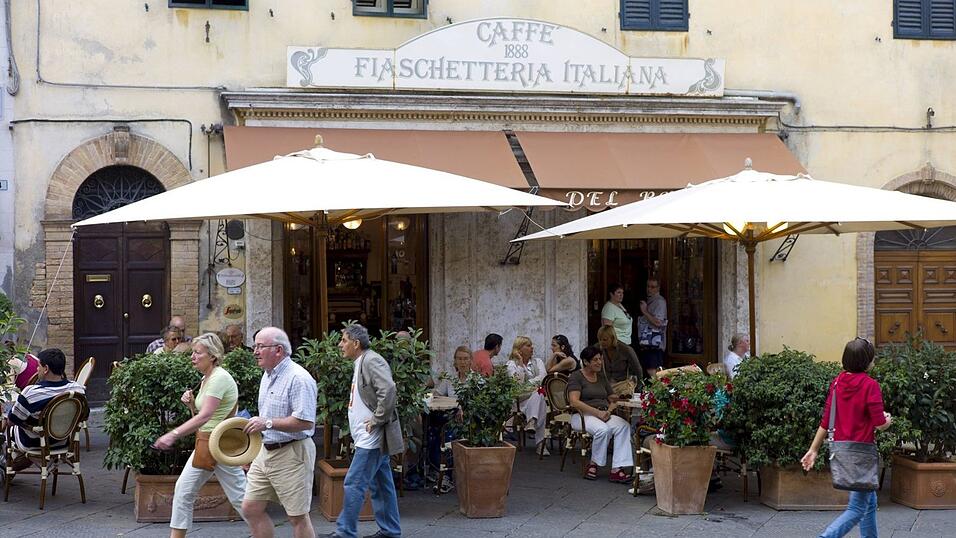 Ciao! Wir sind nun in der Toskana oder gerne auch an einem Ihrer Lieblingsorte Italiens. Und was tun wir jetzt? Natürlich etwas Feines essen ...