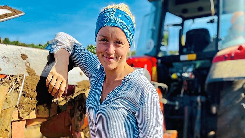 R&ouml;ll wei&szlig;, wie anstrengend ihr Beruf manchmal sein kann. Dennoch ist Landwirtin ihr Traumjob - und diesen m&ouml;chte die 35-J&auml;hrige ihren Followern auch so realit&auml;tsgetreu wie m&ouml;glich n&auml;herbringen.