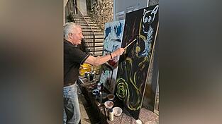 Im FreiRaum Furth im Wald können Besucher zusammen Live-Painting ausprobieren.