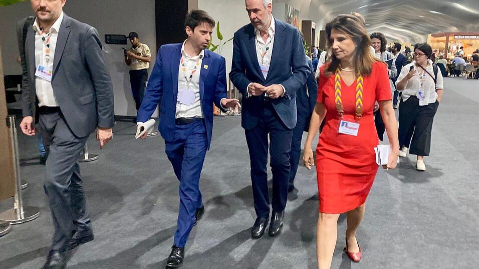 Der COP-Präsident Correa do Lago eilte von Meeting zu Meeting.