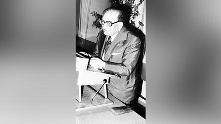 Stefan Schwarz bei der Verleihung der Ehrendoktorw&uuml;rde der Universit&auml;t M&uuml;nchen im Jahr 1980.