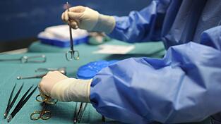 Beim Verdacht auf einen Behandlungsfehler m&uuml;ssen Patienten nachweisen, dass ein Fehler durch medizinisches Personal erfolgte. Horst Glanzer will das &auml;ndern. Er k&auml;mpft f&uuml;r eine Beweislastumkehr.