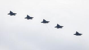Das US-Militär hat nach eigenen Angaben gemeinsam mit saudi-arabischen Streitkräften im Irak Angriffe gegen dem Iran nahestehende «Terroristen» durchgeführt. Das US-Militär hat nach eigenen Angaben gemeinsam mit saudi-arabischen Streitkräften im Irak Angriffe gegen dem Iran nahestehende «Terroristen» durchgeführt.