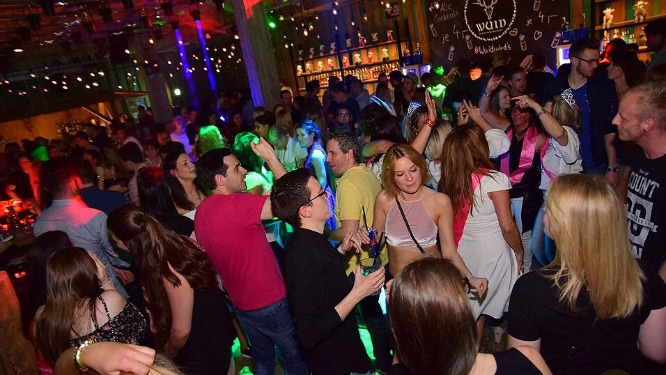 'Hoch die Hände, Wochenende' - so 'Wuid' wurde gefeiert in Straubing. 'Hoch die Hände, Wochenende' - so 'Wuid' wurde gefeiert in Straubing.