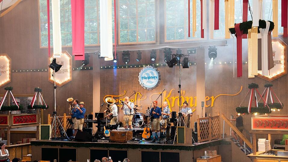 Die Partybilder vom Montag, 17. August, aus dem Festzelt Krönner. Die Partybilder vom Montag, 17. August, aus dem Festzelt Krönner.