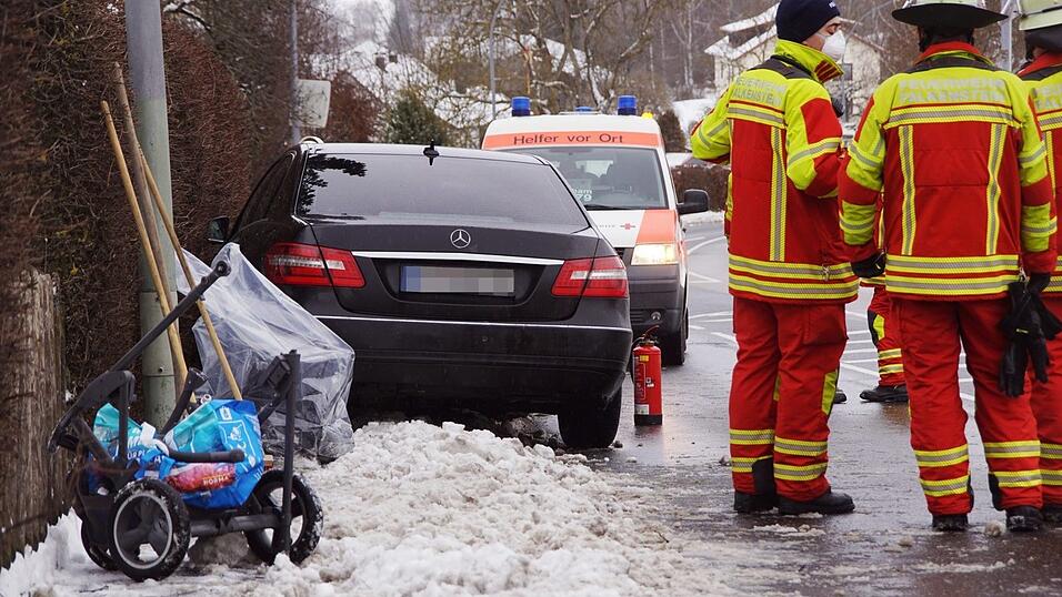 Ein schlimmer Unfall hat sich in Falkenstein ereignet. Ein schlimmer Unfall hat sich in Falkenstein ereignet.
