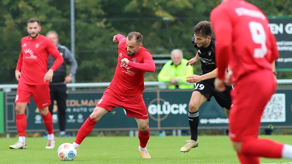 Besmir Arifaj erzielte ein Tor beim jüngsten 3:1-Erfolg des FSV VfB Straubing im Punktspiel gegen Neufraunhofen und würde auch gerne im Pokal treffen. Besmir Arifaj erzielte ein Tor beim jüngsten 3:1-Erfolg des FSV VfB Straubing im Punktspiel gegen Neufraunhofen und würde auch gerne im Pokal treffen.