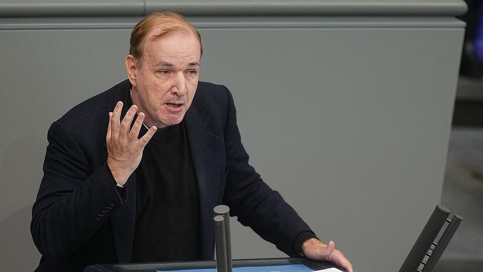 Der innenpolitische Sprecher der AfD-Fraktion, Gottfried Curio, wünscht forderte ein «Moratorium bei der Einbürgerung».