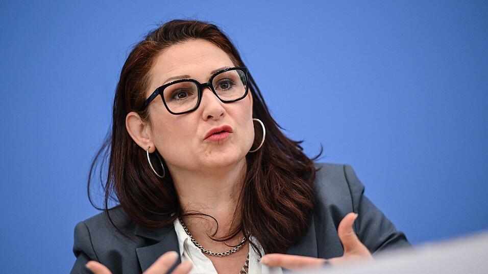 Die Bundesbeauftragte für Antidiskriminierung, Ferda Ataman, hält die geplante Reform des Allgemeinen Gleichbahandlungsgesetzes (AGG) für nicht ausreichend. (Archivfoto) Die Bundesbeauftragte für Antidiskriminierung, Ferda Ataman, hält die geplante Reform des Allgemeinen Gleichbahandlungsgesetzes (AGG) für nicht ausreichend. (Archivfoto)