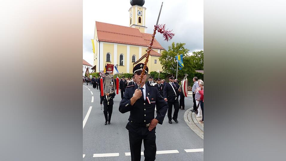Die FFW Schorndorf aus W&uuml;rttemberg hatte sogar den Spielmannszug mitgebracht.