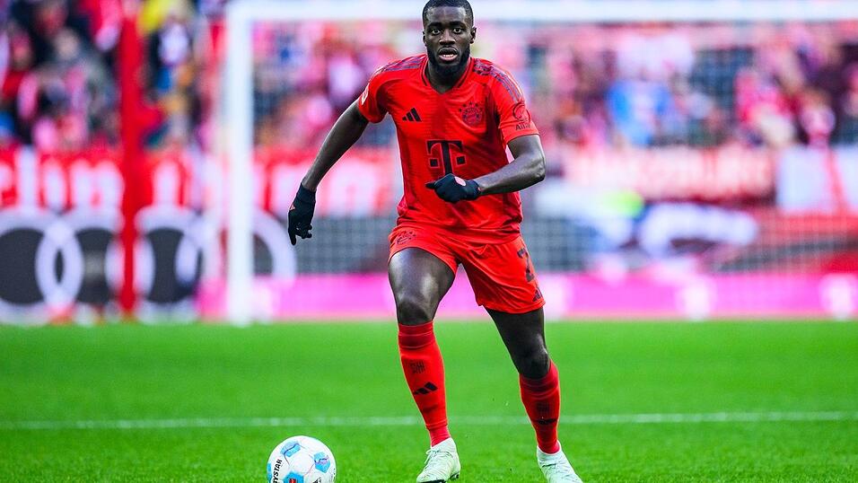 Hat seinen Vertrag beim FC Bayern verl&auml;ngert: Innenverteidiger Dayot Upamecano. (Archivbild)