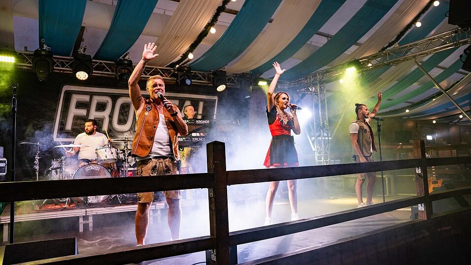 Die Partybilder vom Montag, 17. August, aus dem Festzelt Wenisch. Die Partybilder vom Montag, 17. August, aus dem Festzelt Wenisch.