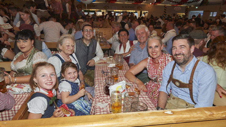 Die Partybilder vom Freitag, 9. August 2024, aus dem Festzelt Lechner. Die Partybilder vom Freitag, 9. August 2024, aus dem Festzelt Lechner.