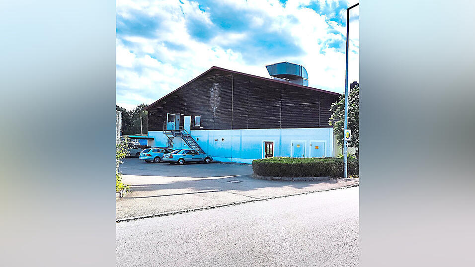 Das Fl&uuml;chtlingsheim &bdquo;Straubing-Ittling&ldquo; im ehemaligen Bienenkorb gibt es seit Oktober.