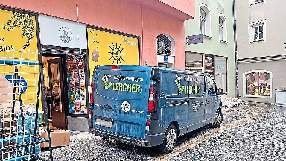 Die Eröffnung der beiden Läden in der Brückstraße ist für 12. September geplant. Noch finden hier die letzten Vorbereitungen statt. Die Eröffnung der beiden Läden in der Brückstraße ist für 12. September geplant. Noch finden hier die letzten Vorbereitungen statt.