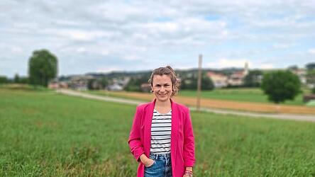 Allein auf weiter Flur ist Lisa Schmerbeck als einzige Gemeinder&auml;tin in Mengkofen.