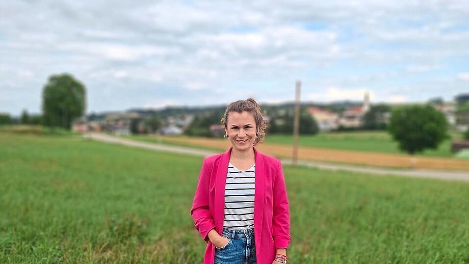 Allein auf weiter Flur ist Lisa Schmerbeck als einzige Gemeinder&auml;tin in Mengkofen.