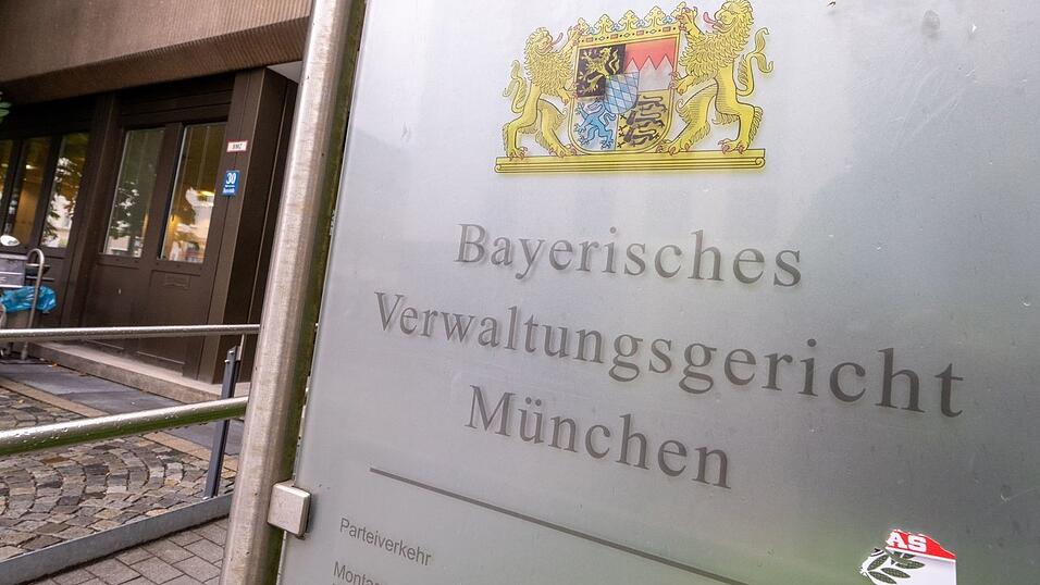 Die Klimaaktivistin Lisa Poettinger geht gerichtlich gegen ihren Ausschluss vom Referendariat vor. (Archivbild) Die Klimaaktivistin Lisa Poettinger geht gerichtlich gegen ihren Ausschluss vom Referendariat vor. (Archivbild)