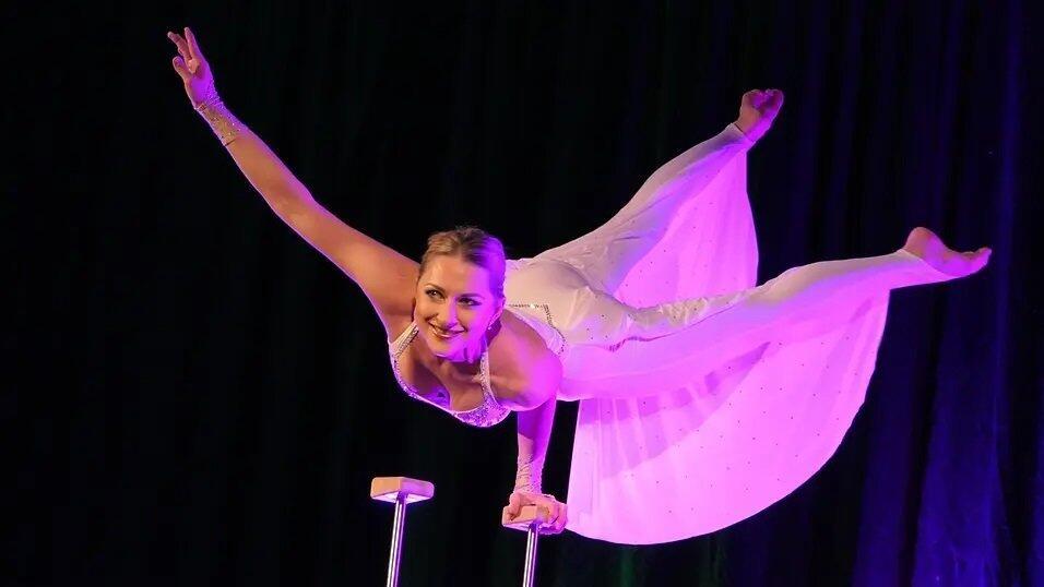 Ein Hula-Hoop-Spektakel gab es 2023 beim Magischen Abend. Ein Hula-Hoop-Spektakel gab es 2023 beim Magischen Abend.