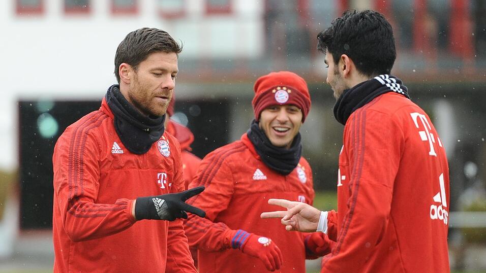 Bei dieser Runde 'Schere, Stein, Papier' mit Xabi Alonso war noch alles in Ordnung.