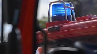 Die Feuerwehr hatte den Brand rasch unter Kontrolle - trotzdem ist der Schaden betr&auml;chtlich. (Symbolbild)