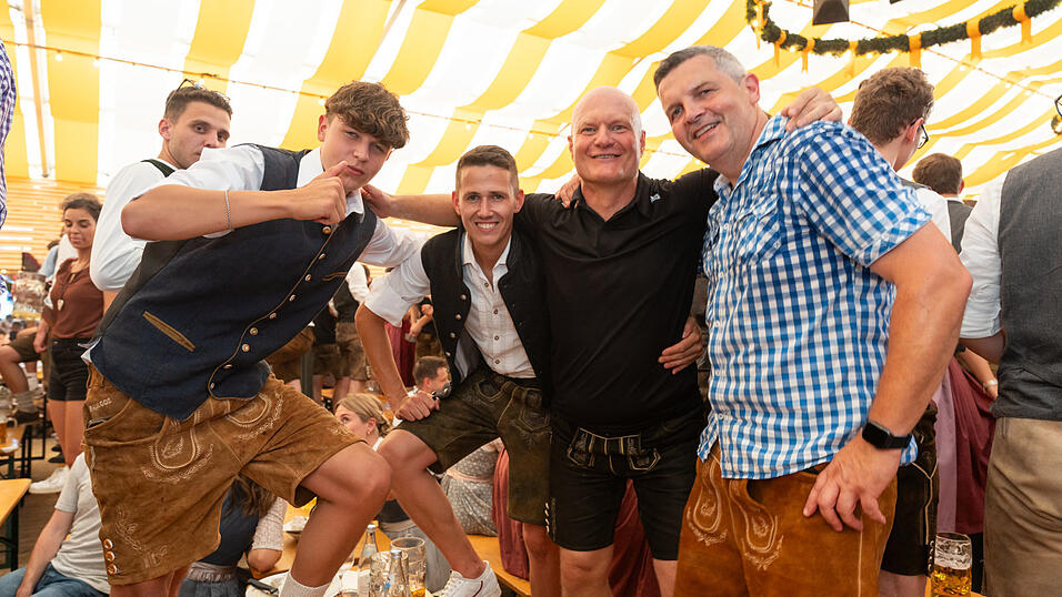 Die Partybilder vom Freitag, 16. August, aus dem Festzelt Nothaft. Die Partybilder vom Freitag, 16. August, aus dem Festzelt Nothaft.