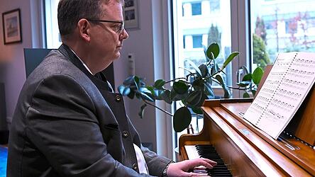Am Familienerbstück lasse es sich manchmal am besten denken, sagt Ulrich Lechte.
