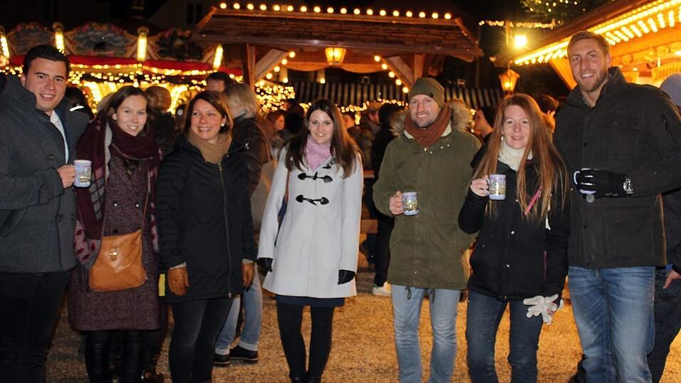 Am Donnerstagabend ist der Landshuter Christkindlmarkt eröffnet worden. Am Donnerstagabend ist der Landshuter Christkindlmarkt eröffnet worden.