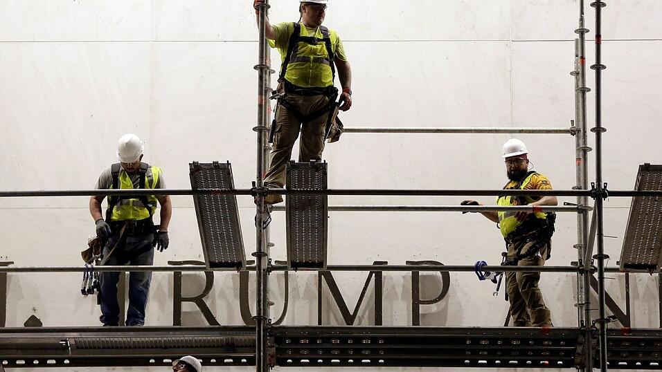 Es gibt einen Streit um Trumps Namen am Kennedy Center. (Archivbild) Es gibt einen Streit um Trumps Namen am Kennedy Center. (Archivbild)