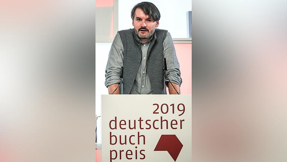 'Herkunft' ist f&uuml;r die Jury der beste Roman des Jahres: Sa&scaron;a Stani&scaron;ic bei seiner Rede.