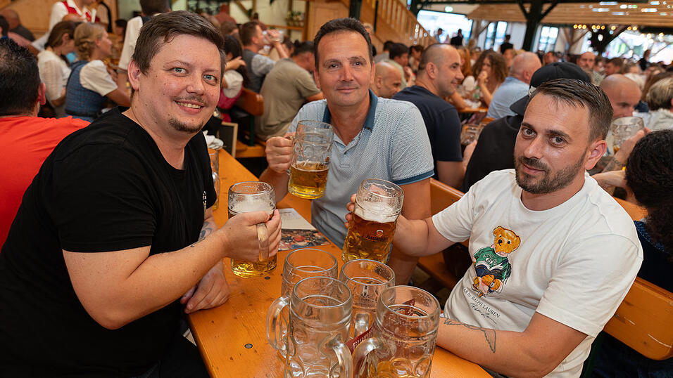 Die Partybilder vom Freitag, 18. August 2023, aus dem Festzelt Nothaft. Die Partybilder vom Freitag, 18. August 2023, aus dem Festzelt Nothaft.