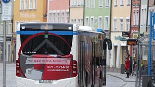 Aufgrund von Leitungsreparaturarbeiten kommt es zu einer Sperrung der Haltestellen 'Postplatz' und 'Am Alten Viehmarkt' in Richtung Podewilsstraße. Aufgrund von Leitungsreparaturarbeiten kommt es zu einer Sperrung der Haltestellen 'Postplatz' und 'Am Alten Viehmarkt' in Richtung Podewilsstraße.