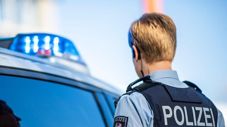 Ein Polizeibeamter sprang am Dienstag in den Inn, um ein siebenjähriges Mädchen zu retten. (Symbolbild) Ein Polizeibeamter sprang am Dienstag in den Inn, um ein siebenjähriges Mädchen zu retten. (Symbolbild)
