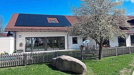 Mehr Sonnenstrom f&uuml;r das Kinderhaus