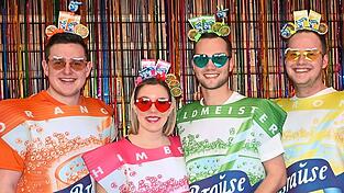 Prickelnde Kostüme mischten den Ball auf. Prickelnde Kostüme mischten den Ball auf.