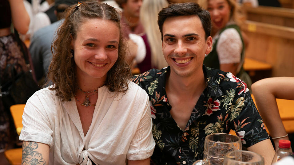 Die Partybilder vom Mittwoch, 13. August, aus dem Festzelt Weckmann. Die Partybilder vom Mittwoch, 13. August, aus dem Festzelt Weckmann.