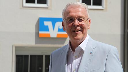 Carsten Clemens hat als Vorstandsvorsitzender die Geschicke der VR Bank Landau-Mengkofen gelenkt. Carsten Clemens hat als Vorstandsvorsitzender die Geschicke der VR Bank Landau-Mengkofen gelenkt.