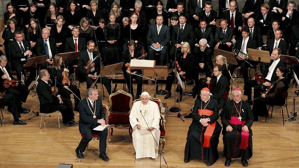 Die Rede von Papst Benedikt XVI. an der Uni Regensburg sollte in der muslimischen Welt zu Protesten führen. (Archivbild) Die Rede von Papst Benedikt XVI. an der Uni Regensburg sollte in der muslimischen Welt zu Protesten führen. (Archivbild)