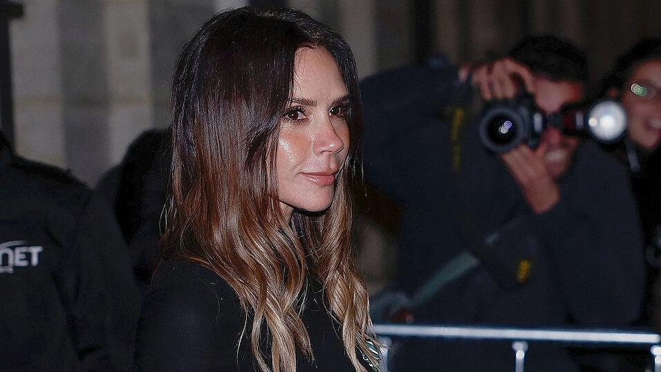 Victoria Beckham wurde in Frankreich mit einer Auszeichnung geehrt.