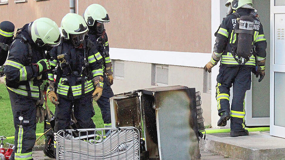Alle Anwohner eines Gebäudes in der Eichendorffstraße konnten sich bei einem Kühlschrankbrand in der Erdgeschoss-Wohnung schnell in Sicherheit bringen. Alle Anwohner eines Gebäudes in der Eichendorffstraße konnten sich bei einem Kühlschrankbrand in der Erdgeschoss-Wohnung schnell in Sicherheit bringen.