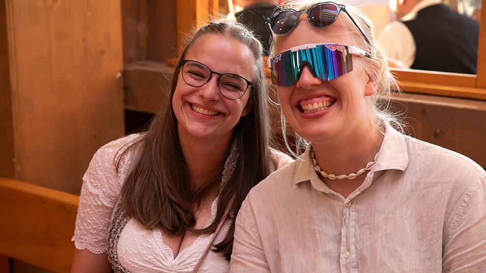 Die Partybilder vom Sonntag, 10. August, aus dem Festzelt Krönner. Die Partybilder vom Sonntag, 10. August, aus dem Festzelt Krönner.