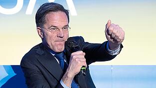 Nato-Generalsekretär Mark Rutte versucht, die angespannte Situation um die US-Gebietsansprüche auf Grönland herunterzuspielen. Nato-Generalsekretär Mark Rutte versucht, die angespannte Situation um die US-Gebietsansprüche auf Grönland herunterzuspielen.