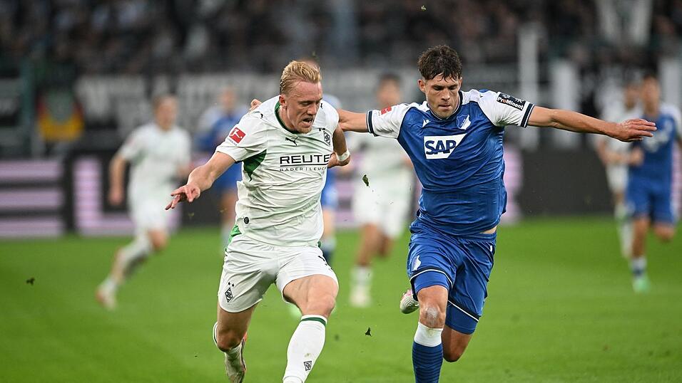 Im Duell der beiden Bundesliga-Tabellenletzten lieferten sich Borussia Mönchengladbach und die TSG Hoffenheim eine umkämpfte Partie. Im Duell der beiden Bundesliga-Tabellenletzten lieferten sich Borussia Mönchengladbach und die TSG Hoffenheim eine umkämpfte Partie.
