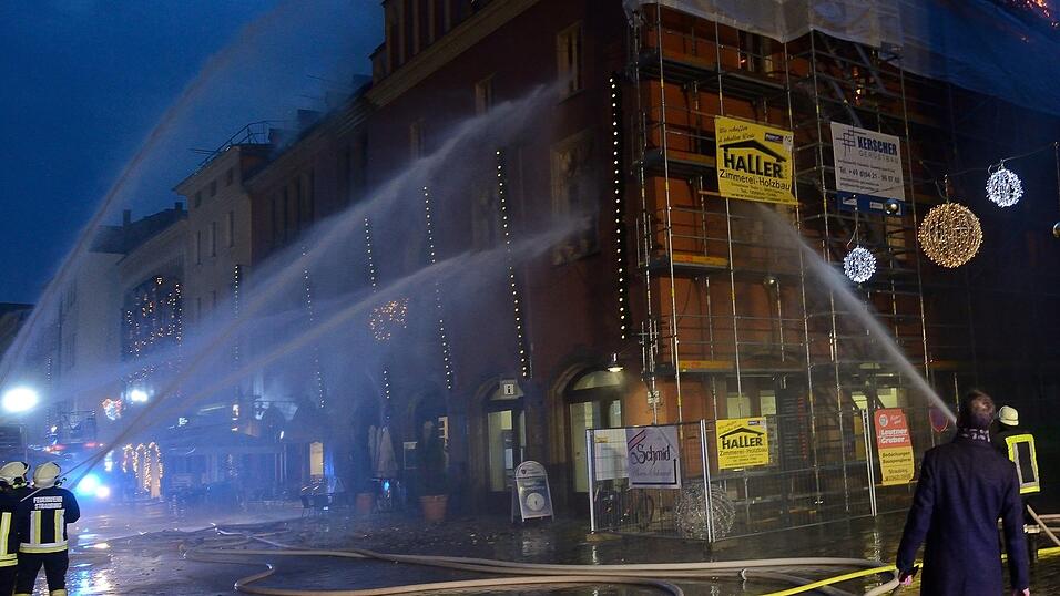 Heute vor acht Jahren, am 25. November, brannte das Straubinger Rathaus ab.