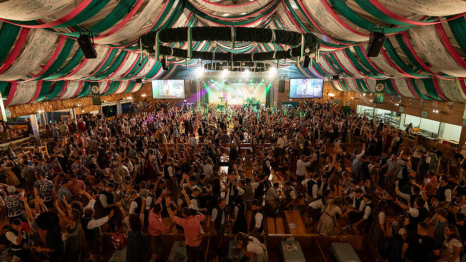 Die Partybilder vom Freitag, 9. August 2024, aus dem Festzelt Weckmann. Die Partybilder vom Freitag, 9. August 2024, aus dem Festzelt Weckmann.