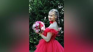 Das Kleid wurde für Romy Weindl in London gefertigt. Das Kleid wurde für Romy Weindl in London gefertigt.