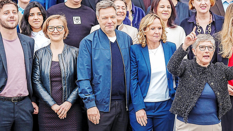 Robert Habeck beim Gruppenfoto der neuen Grünen-Fraktion am Mittwoch