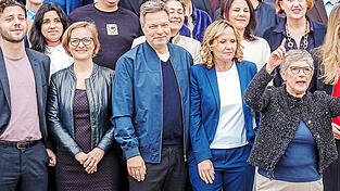 Robert Habeck beim Gruppenfoto der neuen Grünen-Fraktion am Mittwoch