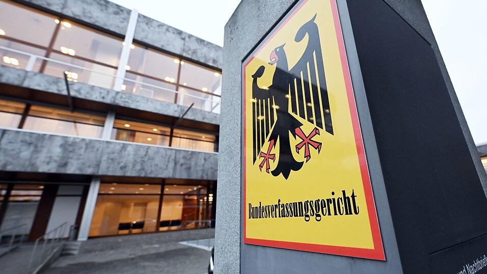 Das höchste deutsche Gericht beschäftigt sich mit einer Verfassungsbeschwerde von zwei jemenitischen Männern, deren Verwandte 2012 bei einem US-Drohnenangriff in ihrem Heimatort getötet worden waren. (Archivbild)