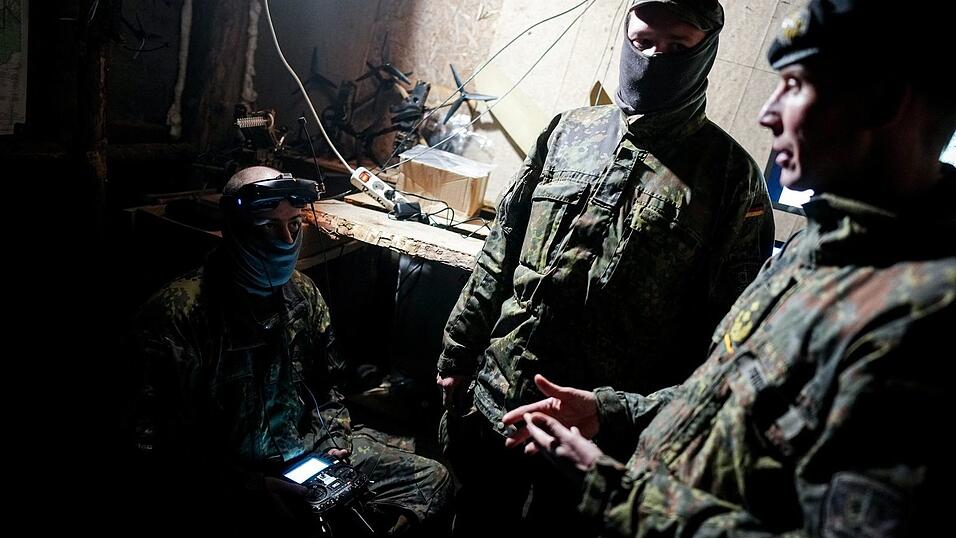 Generalleutnant Christian Freuding im Drohnen-Gefechtsstand Generalleutnant Christian Freuding im Drohnen-Gefechtsstand